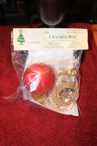 The cracker box christmas - box,